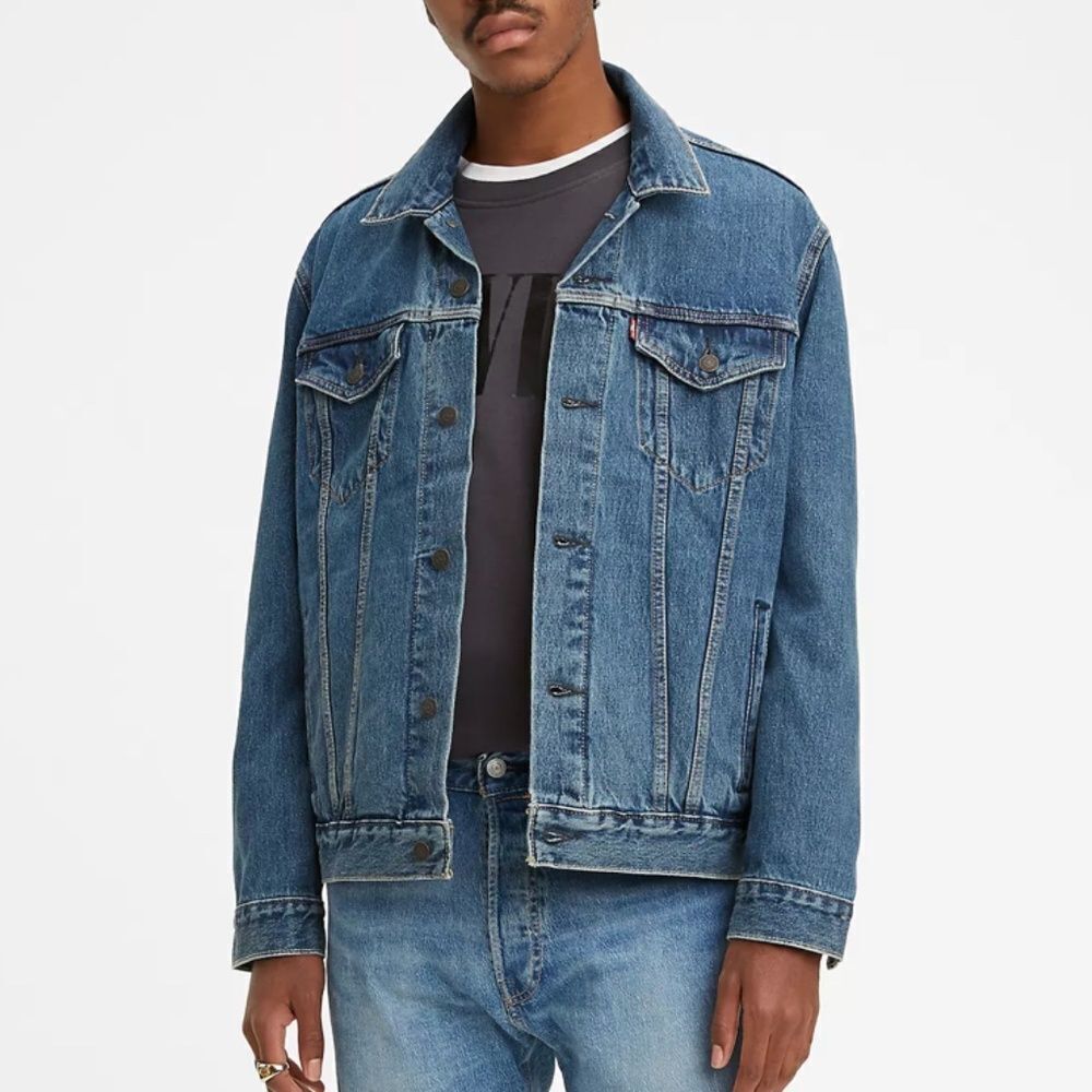 Levi’s Trucker Jacket Medium Wash‎ 46R EUC Gently Used